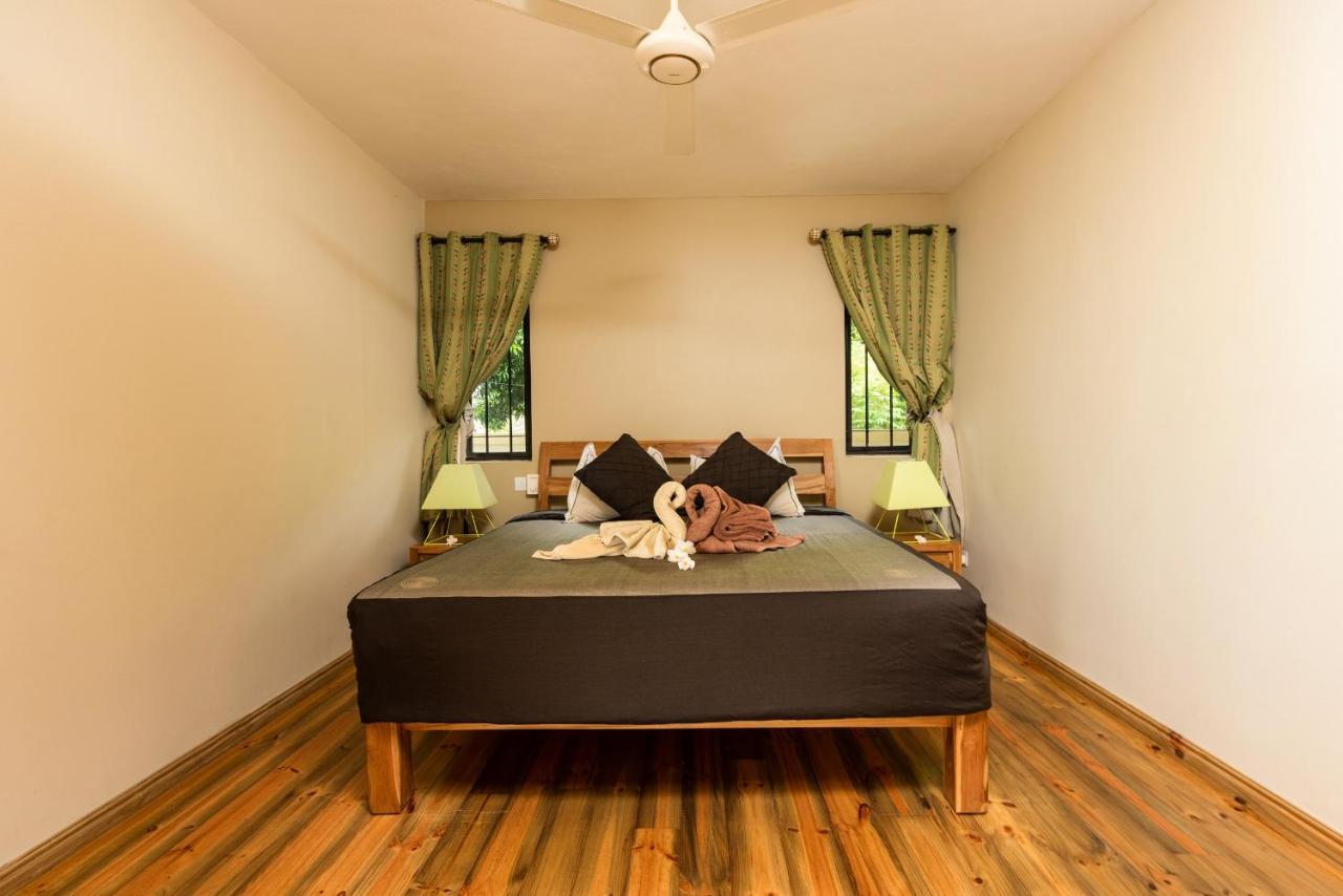 Happy Days Guest House Le Morne Exterior foto